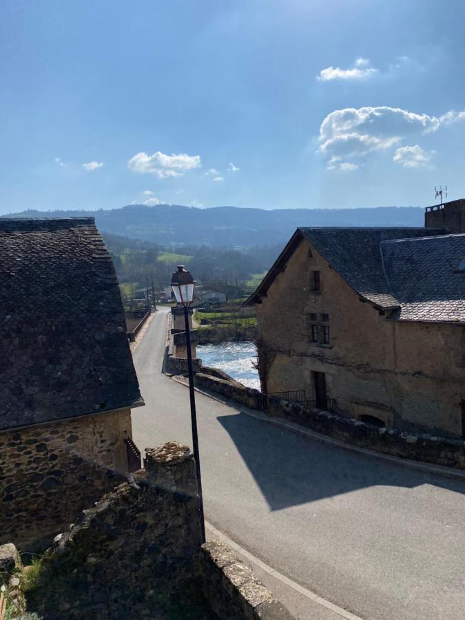 Saint-Côme-dʼOlt Au Pont D'Olt酒店 外观 照片